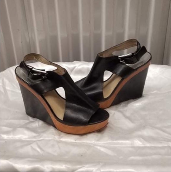 MICHEAL KORS PLATFORM SANDALS - Picture 1 of 11